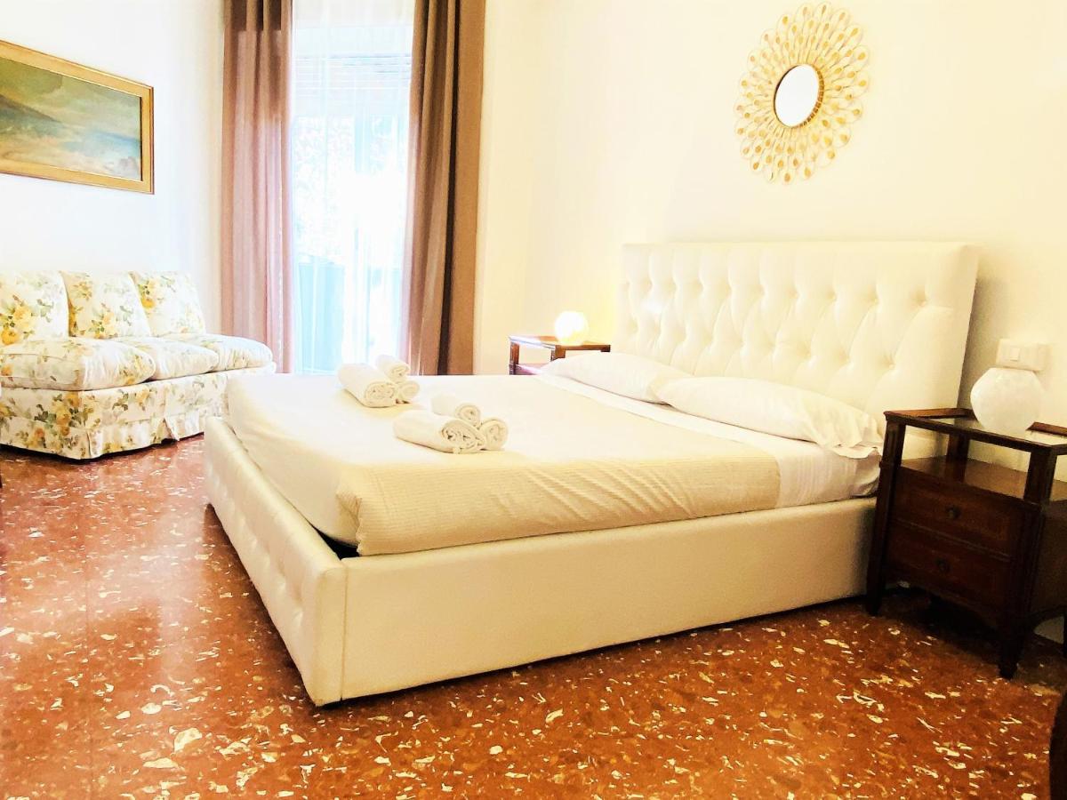 Trastevere Boulevard Rom